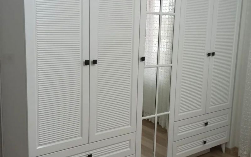 Memram kapaklı dolap